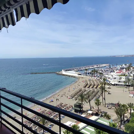 アパート In First Line Apto 9-5