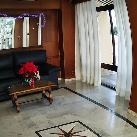 In First Line Apto 9-5 Appartement