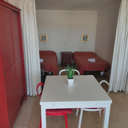 Appartement In First Line Apto 9-5 *