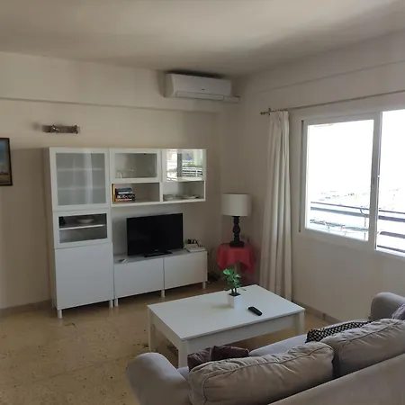 In First Line Apto 9-5 Lejlighed