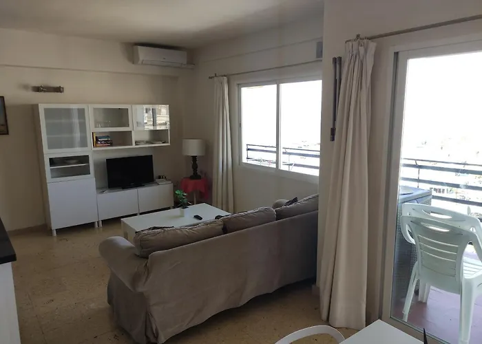 In First Line Apto 9-5 Apartament