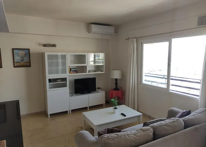 In First Line Apto 9-5 Apartament