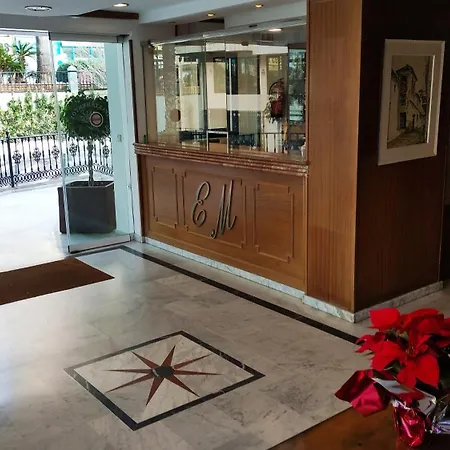 Апартаменти In First Line Apto 9-5 *