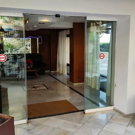 Апартаменти In First Line Apto 9-5 *